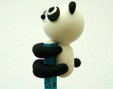 Panda na tužce z modelíny Jumping Clay