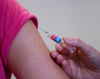 Očkování proti záškrtu, tetanu, dávivému kašli, dětské obrně, haemophilu influenzae typu B, virové hepatitidě typu B – HEXAVAKCÍNA