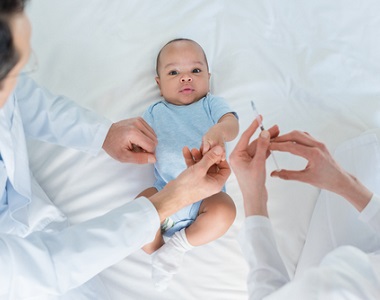 Imunitní systém novorozence a kojence, fatální nemoci a ochrana miminka kojením